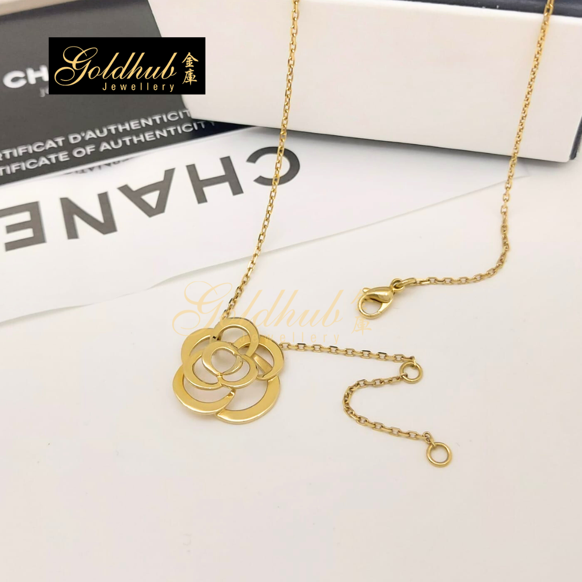 Chanel Fil de Camélia Necklace in Yellow Gold