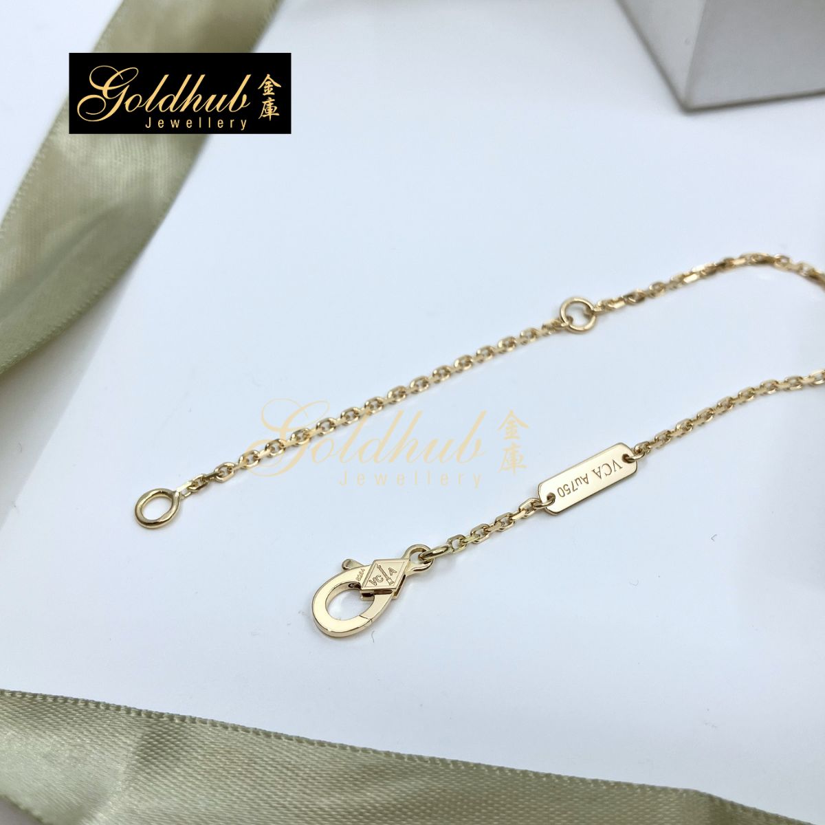 Van Cleef & Arpels Vintage Alhambra Pendant, Mother of Pearl in Yellow Gold