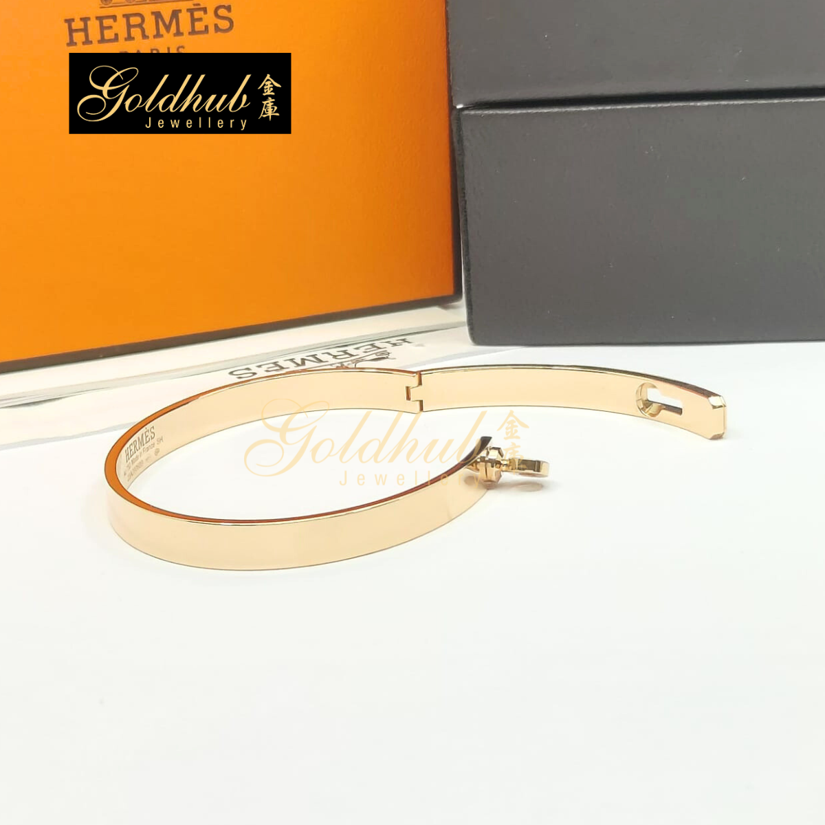 Hermes Kelly Bracelet, Small Model, 4 Diamonds in Rose Gold; Size SH