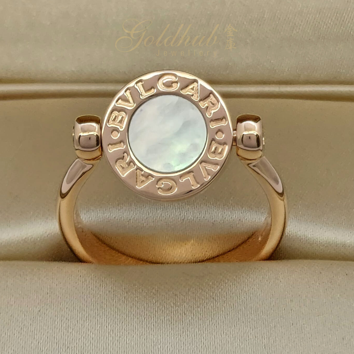 Bvlgari Bvlgari Classic Ring with Mother of Pearl and Onyx in Rose Gold