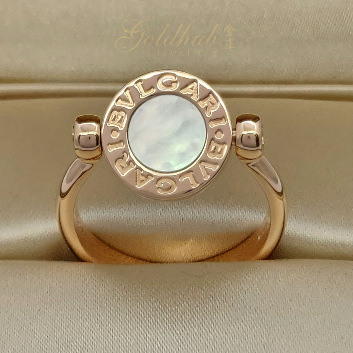 18k Pre-loved Bvlgari Bvlgari Classic Ring with Mother of Pearl and Onyx in Rose Gold