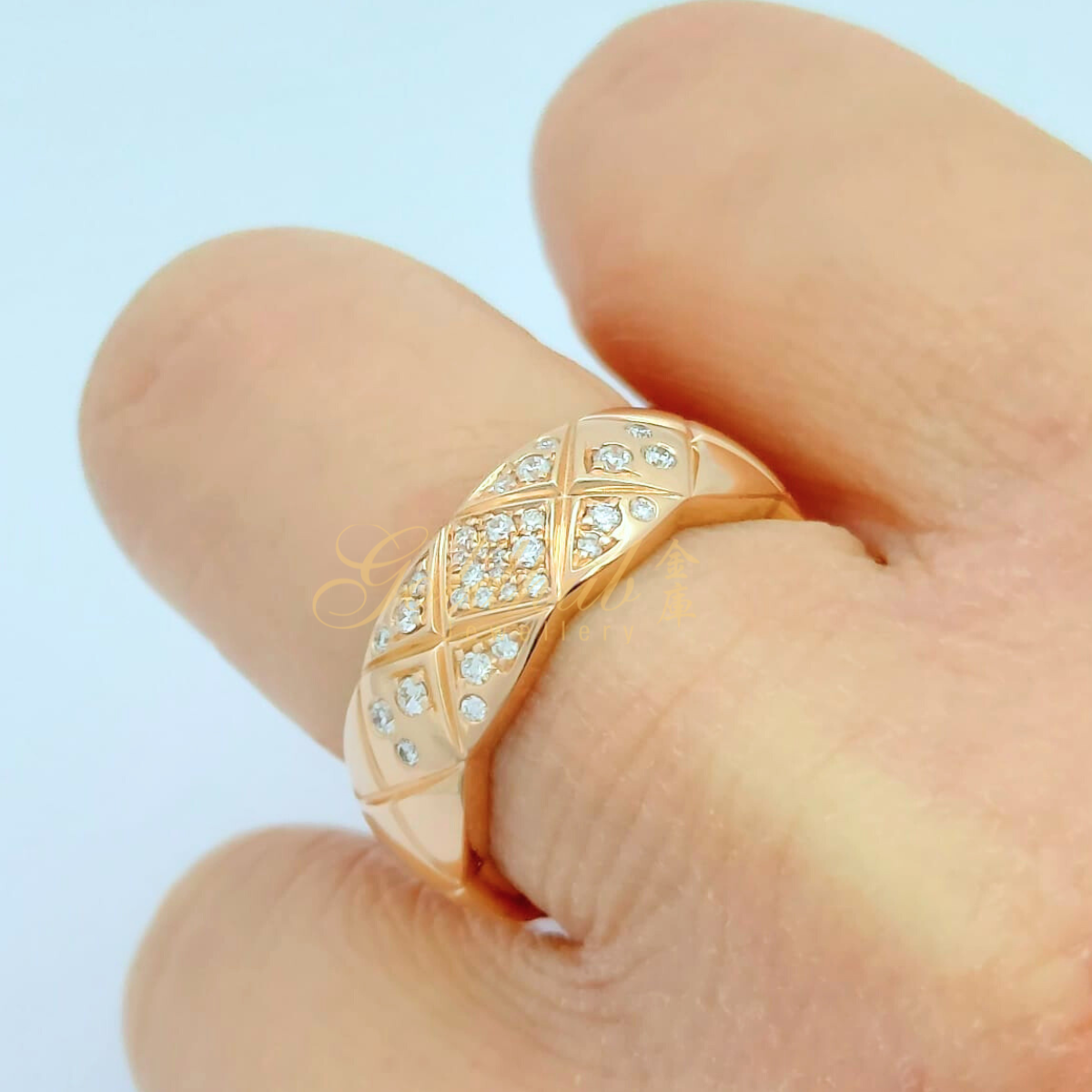 Chanel Coco Crush Quilted Motif Diamond (Small Version) Ring in