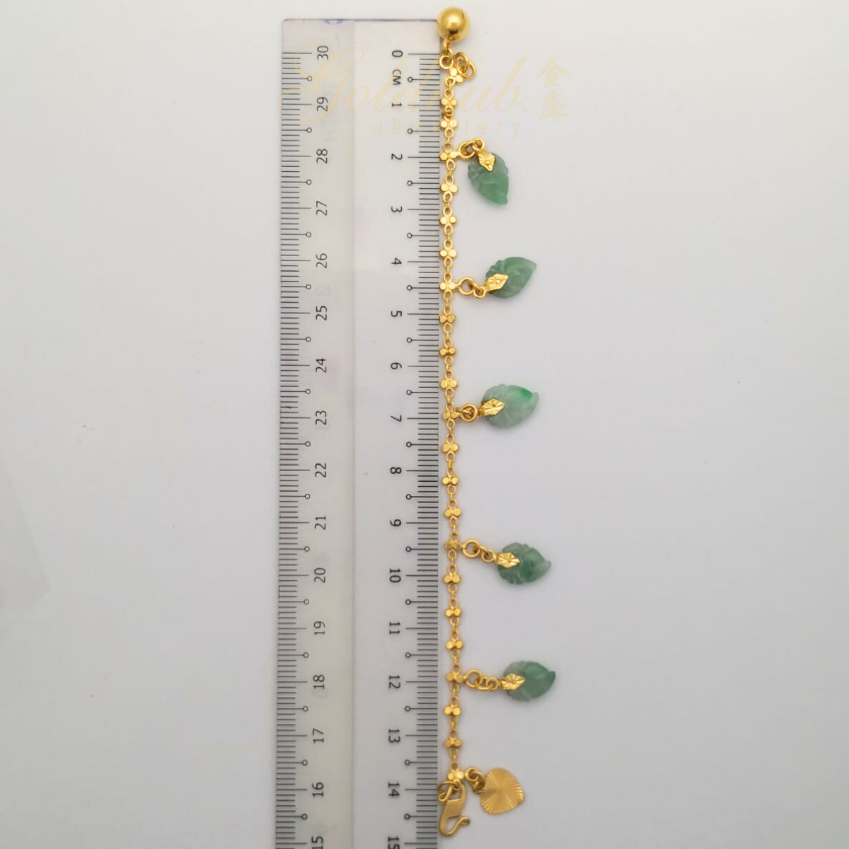 916 Jade Bracelet in Yellow Gold