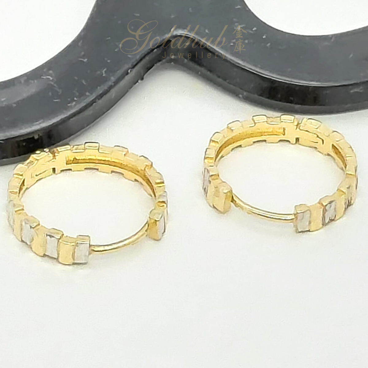 18k Gold Earrings in Yellow and White Gold