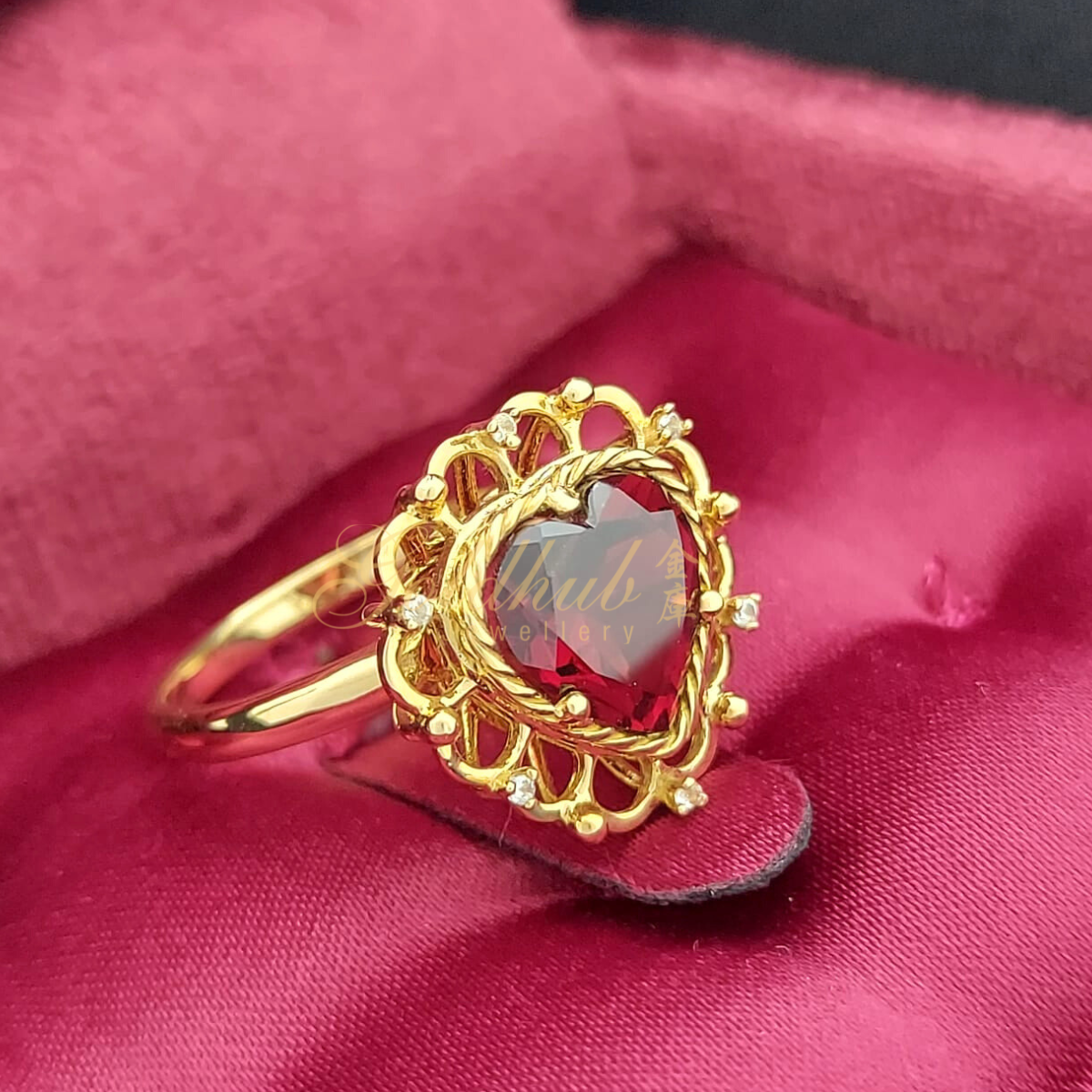 Dolce & Gabbana Red Rhodolite Garnet Heart Ring in Yellow Gold