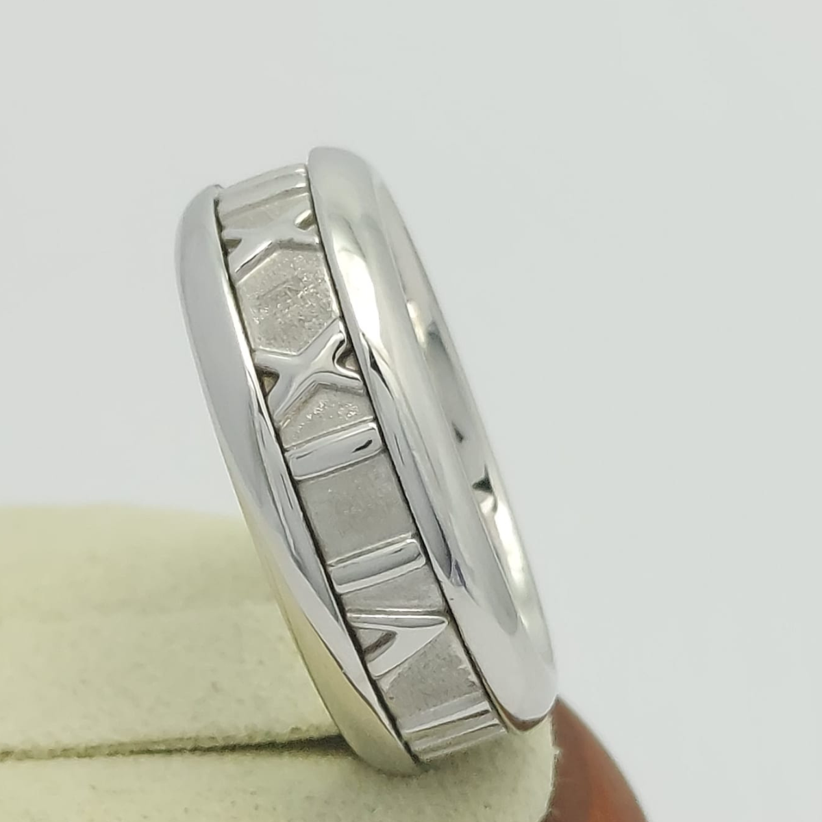 18k Pre-loved Tiffany & Co. Atlas Ring In White Gold