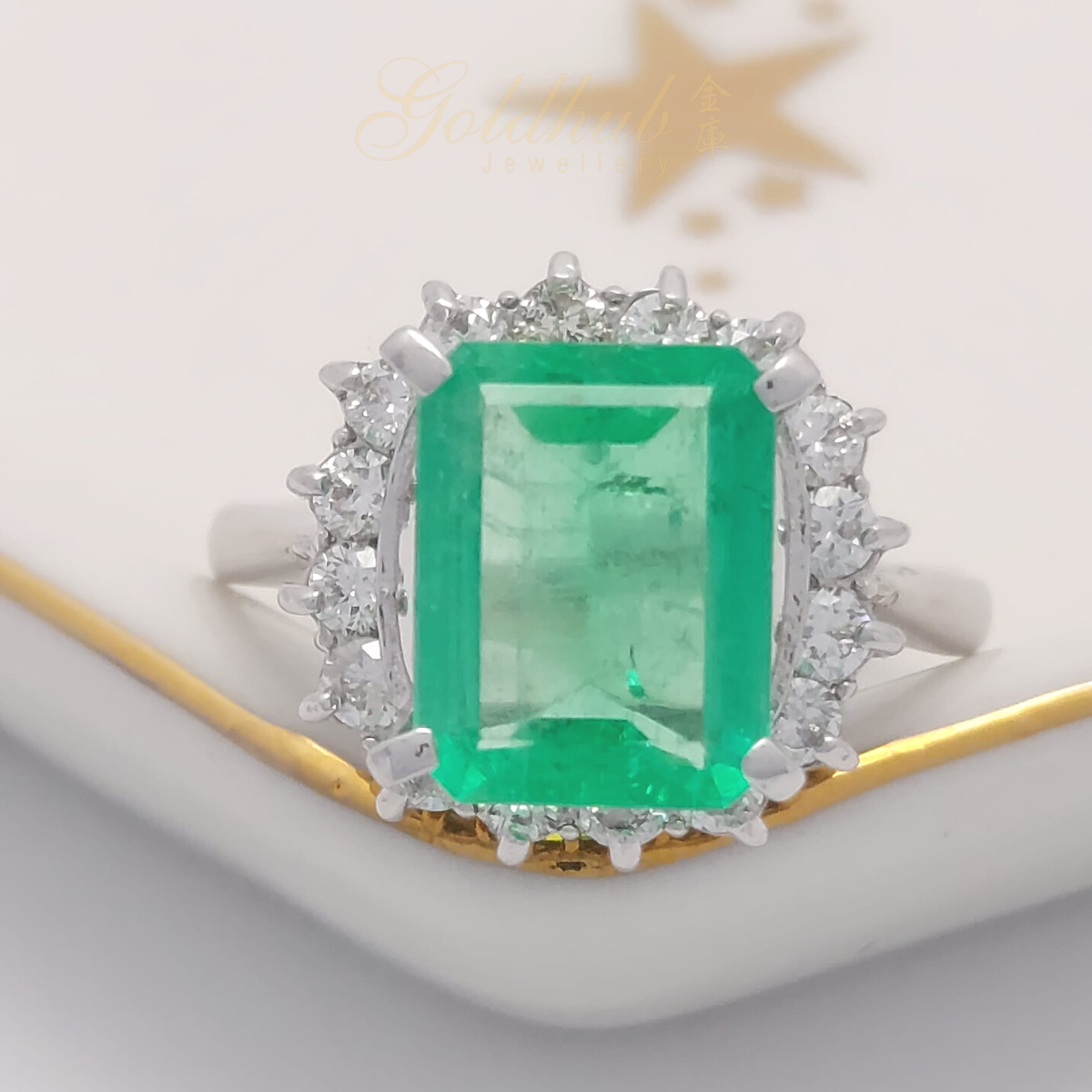 Emerald Diamond Ring in Platinum