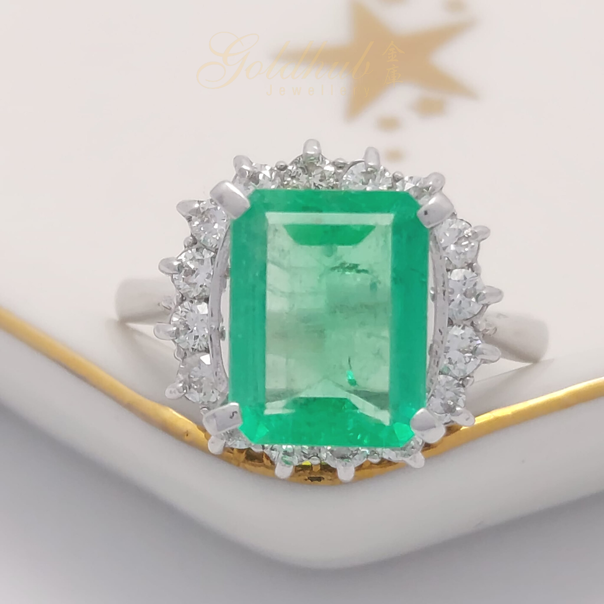 PT900 Emerald Diamond Ring in Platinum