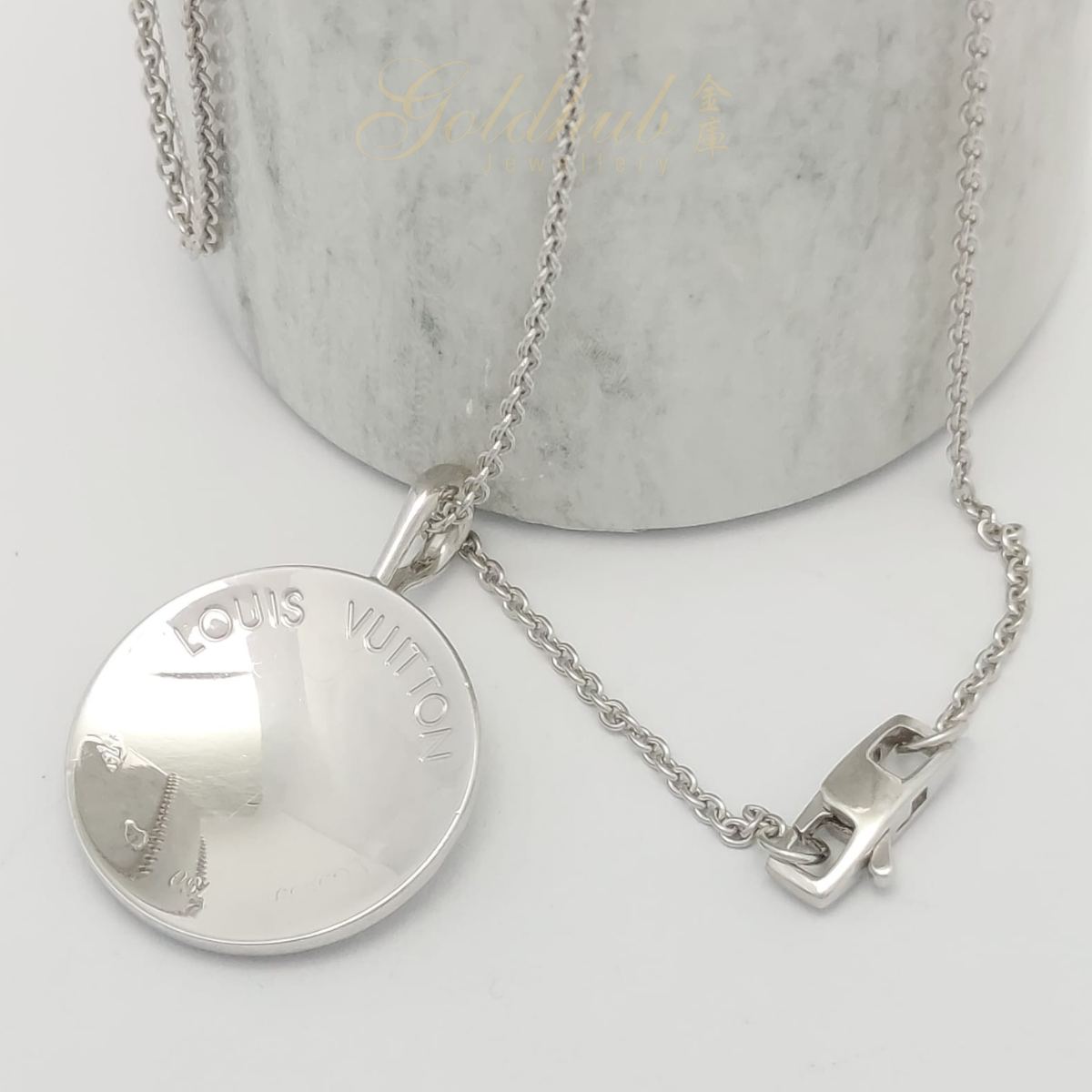 Gold chain 2025 louis vuitton