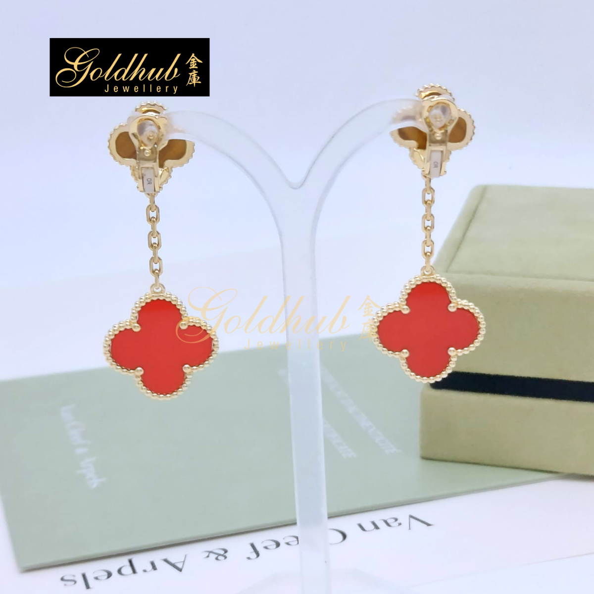 Van Cleef & Arpels Magic Alhambra earrings, 2 motifs, Carnelian, Tiger Eye in Yellow Gold