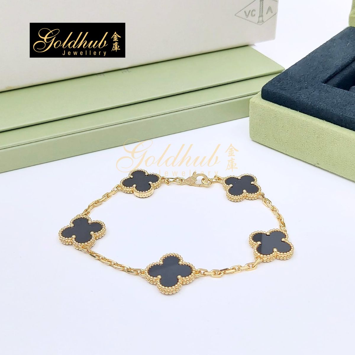 Van Cleef & Arpels Vintage Alhambra 5-Motif Bracelet, Onyx in Yellow Gold