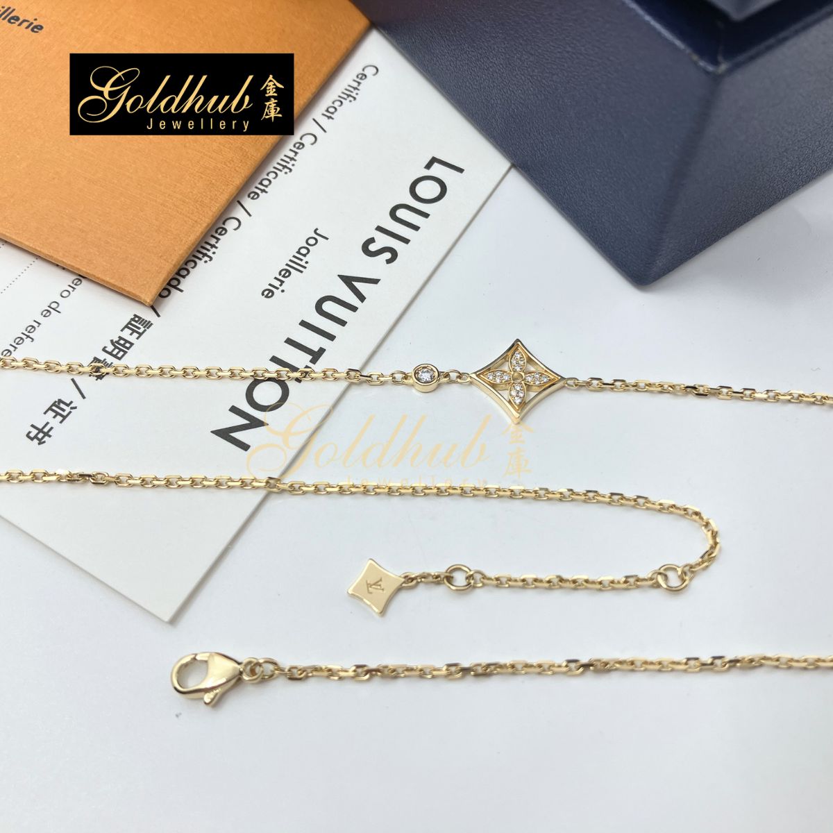 Louis Vuitton Idylle Blossom Pendant, Diamonds in Yellow Gold