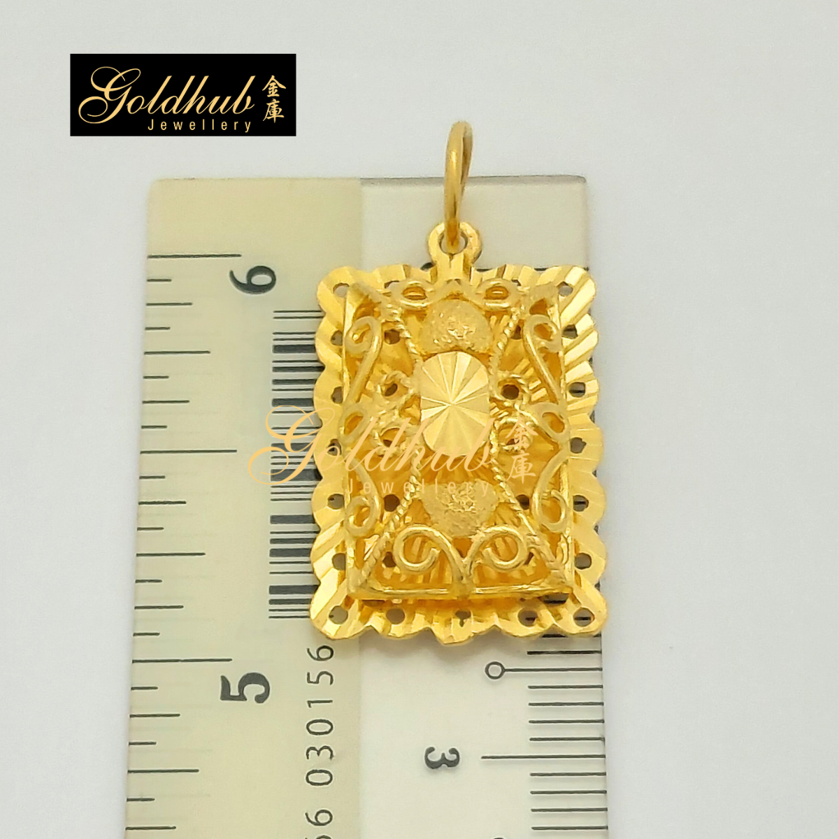 Rectangular Pendant in 916 Yellow Gold