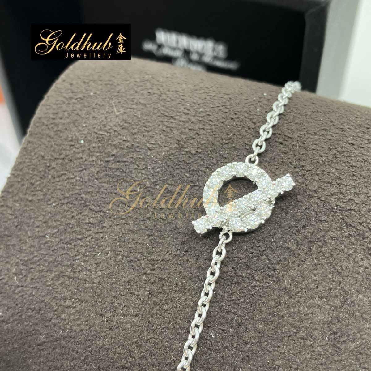 Hermes Finesse Bracelet, Diamonds in White Gold, Size XS