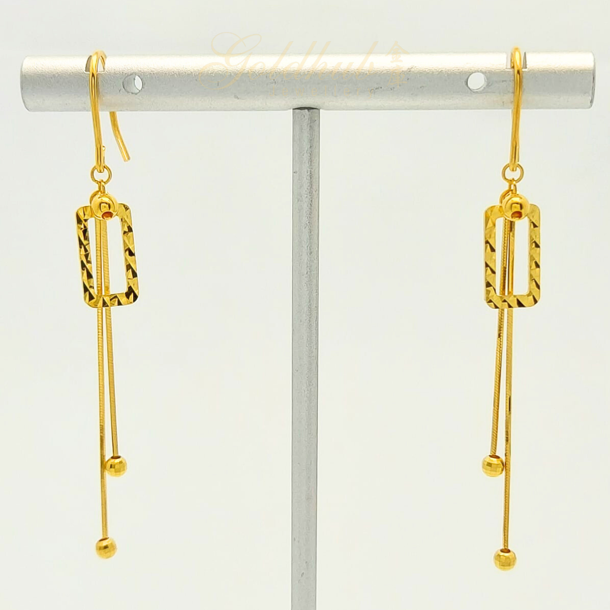 18k Dangling Earring in Yellow Gold
