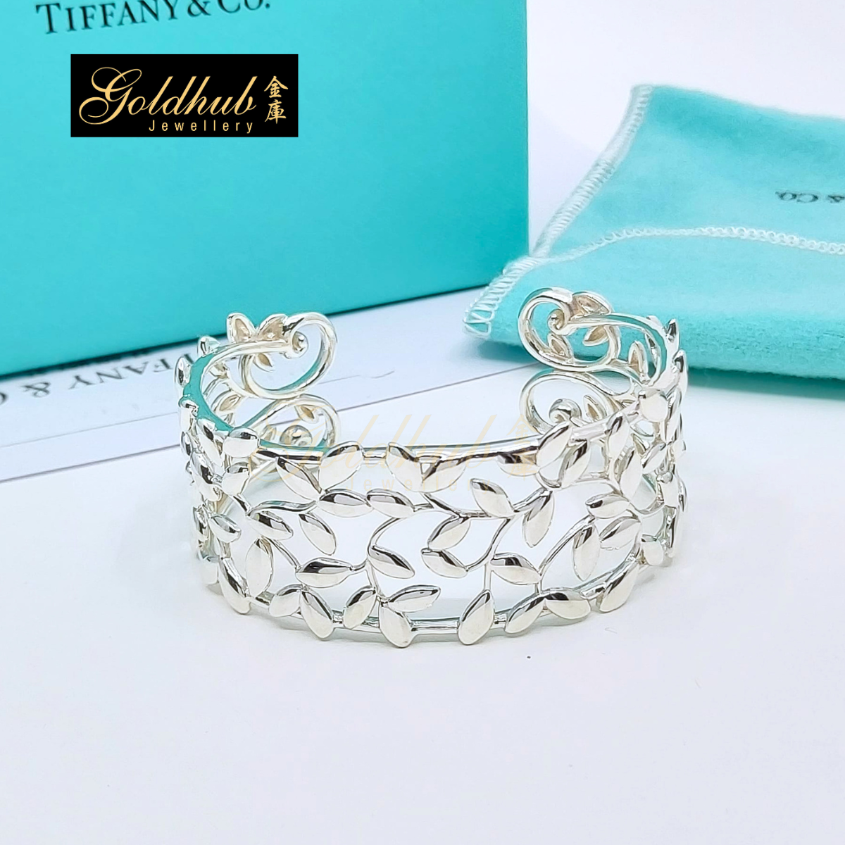 Tiffany & Co Paloma Picasso Olive Leaf Cuff in Silver, Size Medium