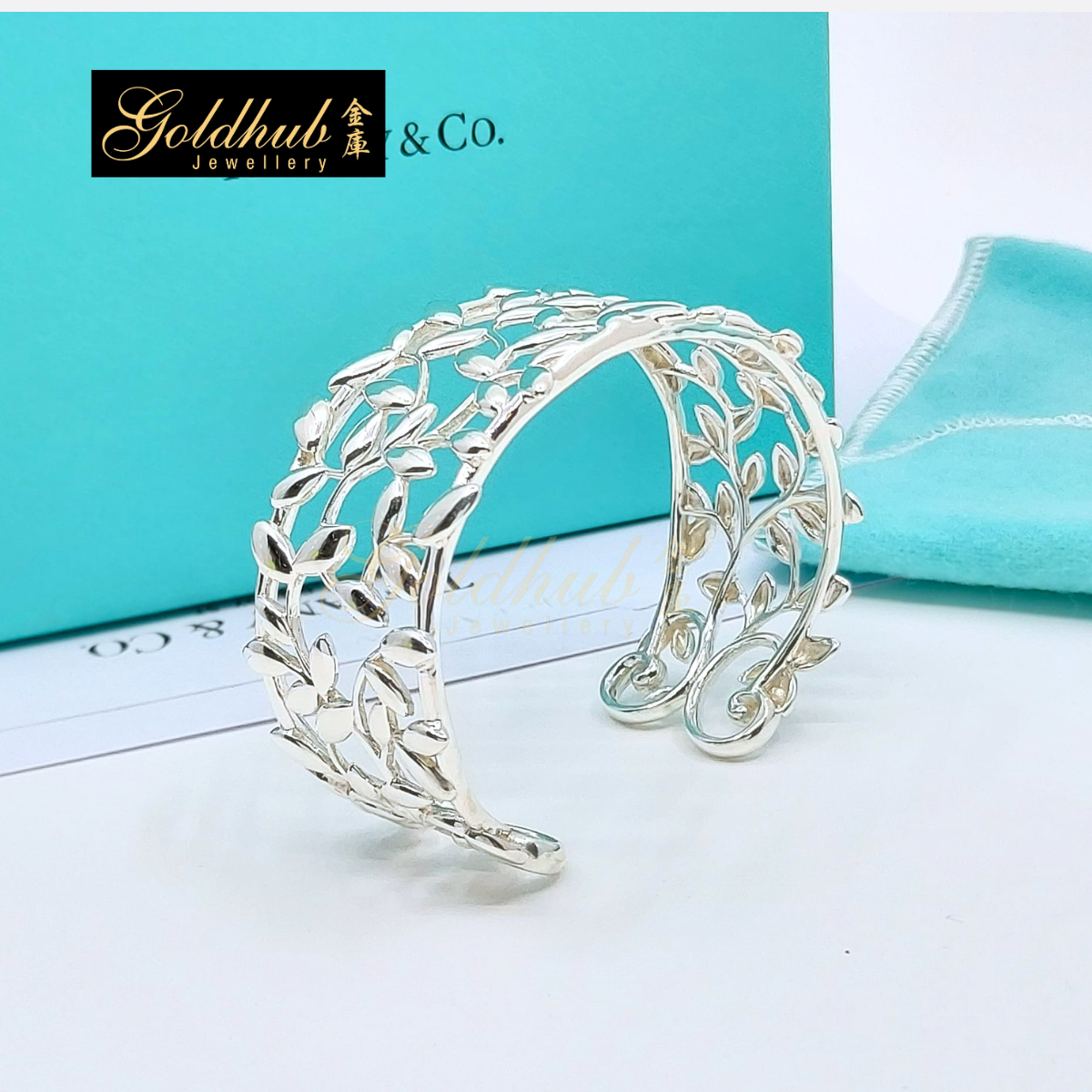 Tiffany & Co Paloma Picasso Olive Leaf Cuff in Silver, Size Medium
