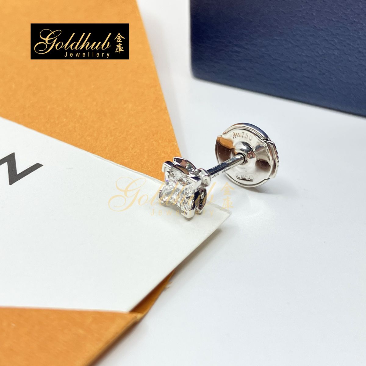 Louis Vuitton LV Diamonds Stud, LV Monogram Star cut in White Gold