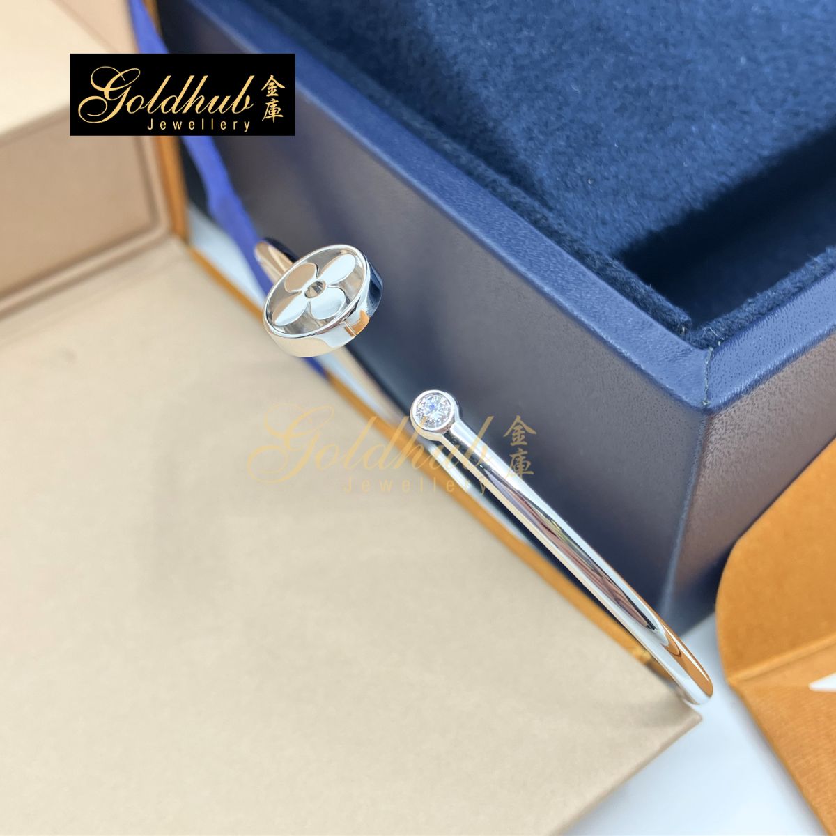 Louis Vuitton Idylle Blossom Twist Bracelet, 1 Diamond in White Gold, Size 16