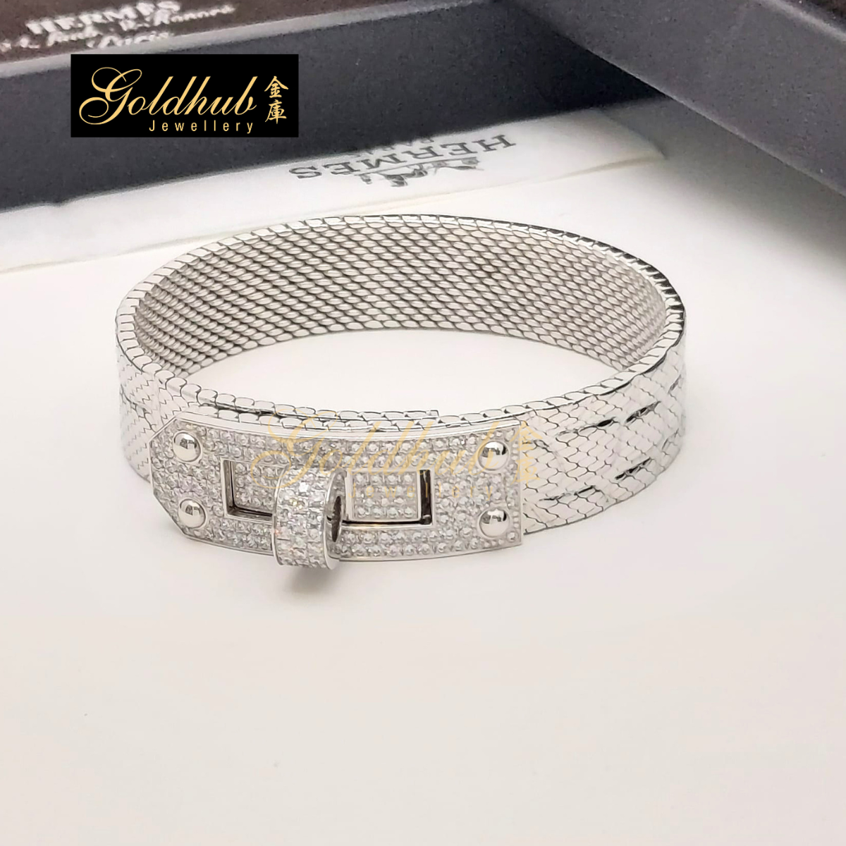 Hermes Kelly Milanaise Diamonds MM Bracelet in White Gold