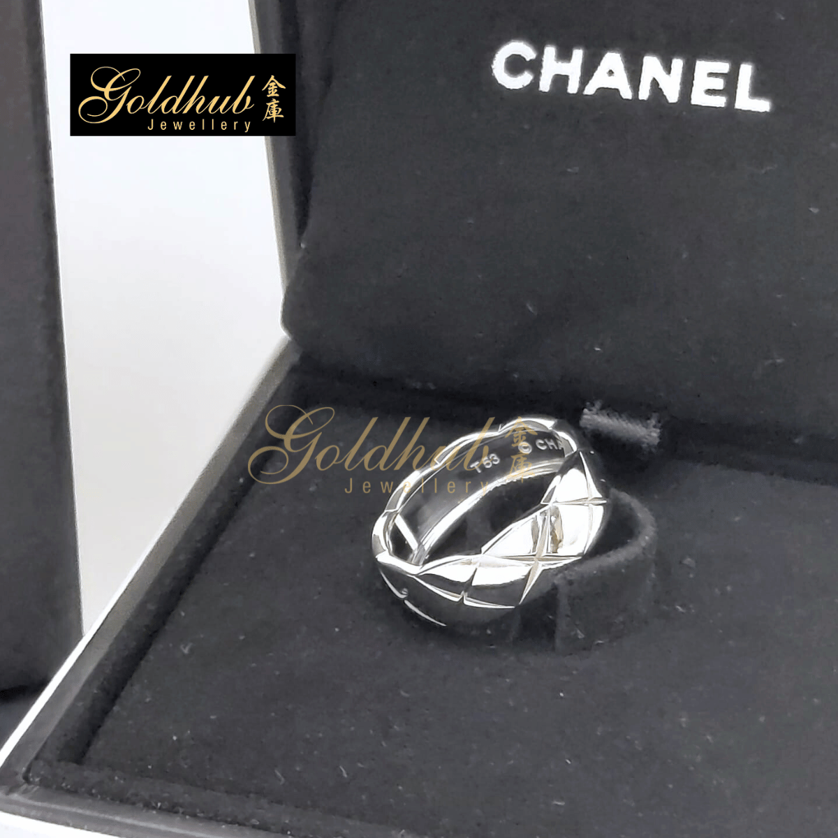 Chanel Coco Crush Quilted Motif, Small Version in White Gold, Size 53