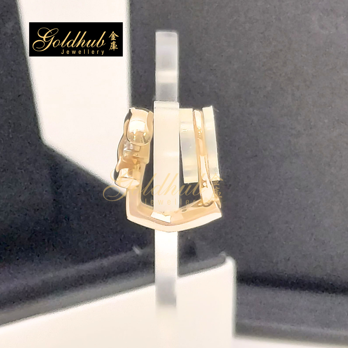 Chanel Coco Single Earring Clip, set with 1 Diamond in Rose Gold