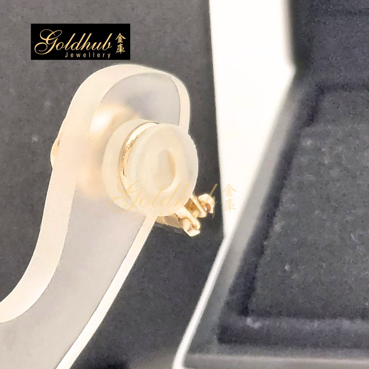 Chanel Coco Single Earring Clip, set with 1 Diamond in Rose Gold