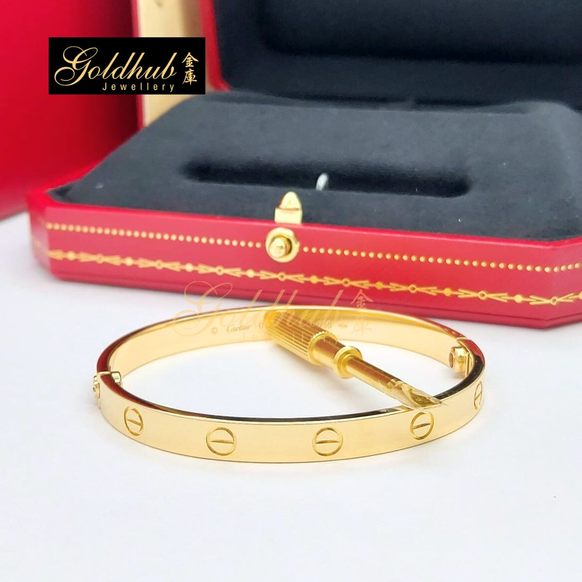 Cartier Love Bracelet in Yellow Gold, Size 17